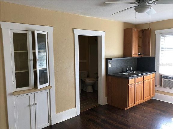 4th image of 2703 N 9th St APT 6