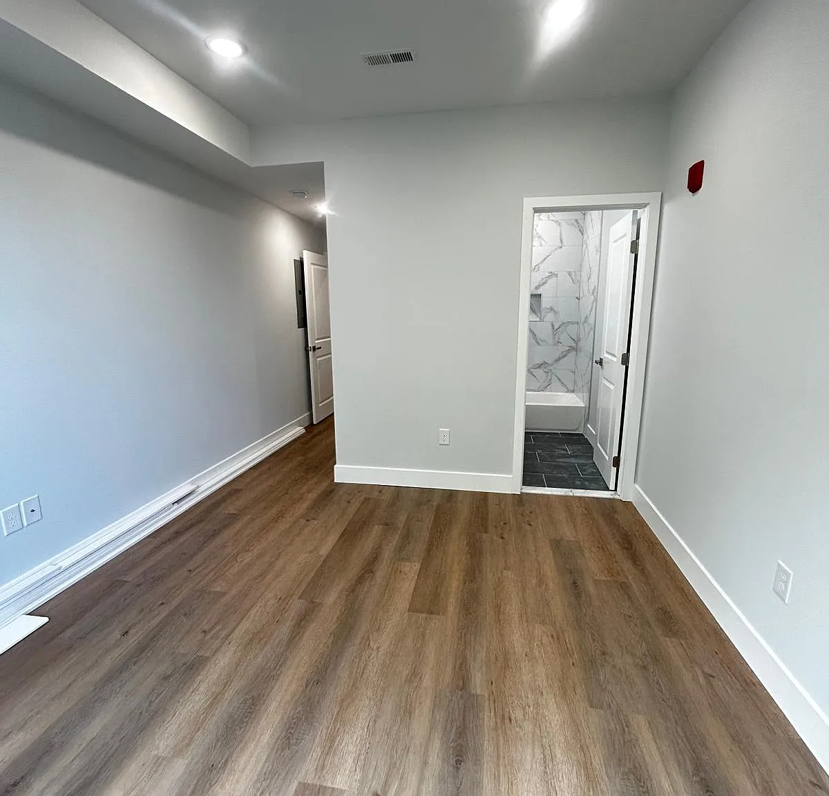 2 bed, 750 sqft, $1,600 — Photo 3