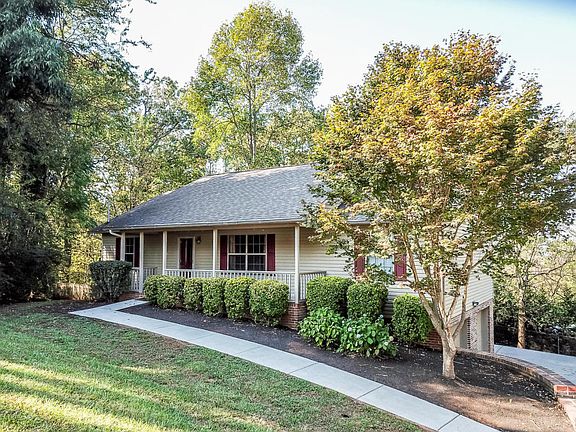 3rd image of 846 Greenwich Dr