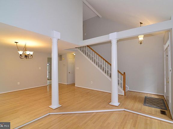 Main level Architectural features