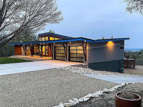 5th image of 3212 Foxridge Cir