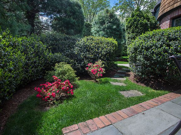 Side entrance to patio