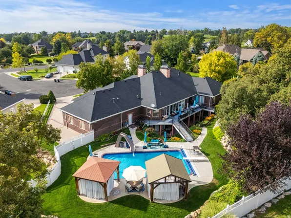 960 E Par Three Cir, Fruit Heights, UT 84037