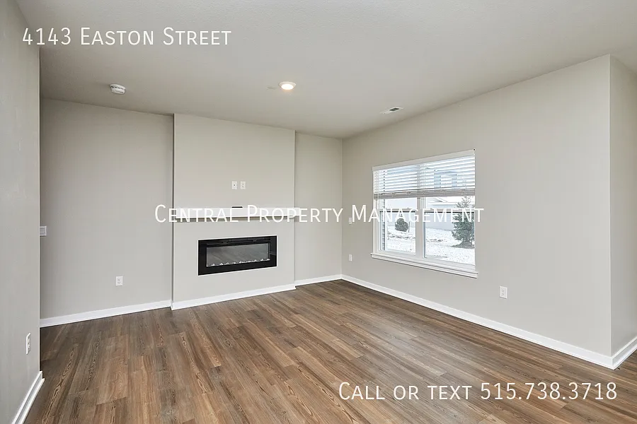 3 Bedroom 2.5 Bathroom Townhome in Painted Woods Community — Photo 3