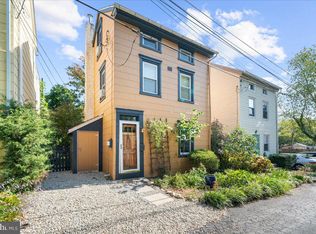 7929 Roanoke St, Philadelphia, PA 19118