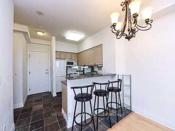 4th image of 2119 Lake Shore Blvd W Unit 605