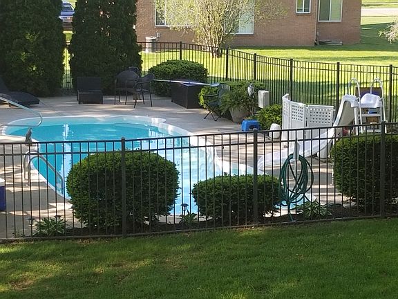 3rd image of 8475 Trenton Dr