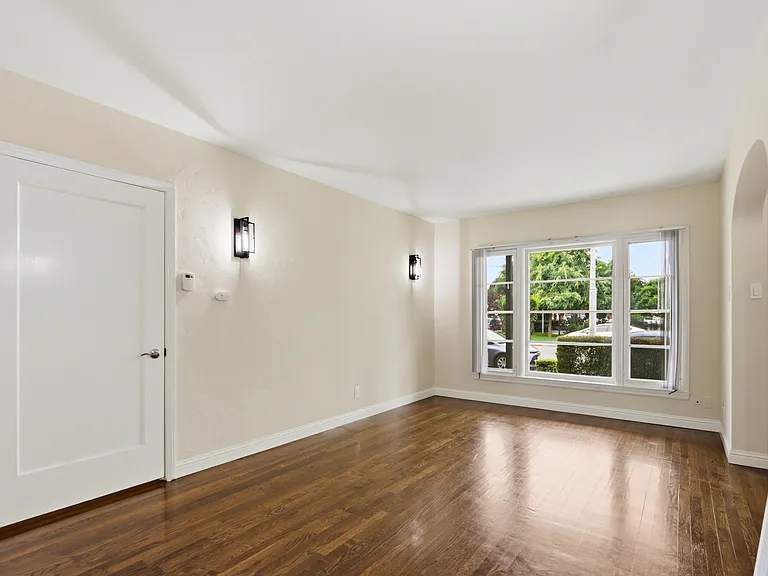 855 Main St #2 — Photo 4