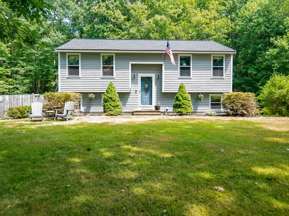 39 High Street, Stratham, NH 03885