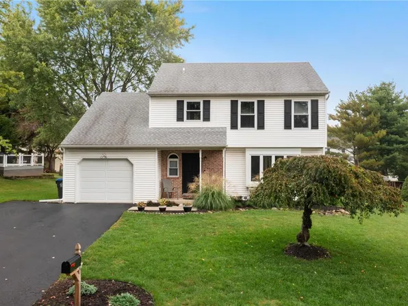 1722 Dell St, Allentown, PA 18103