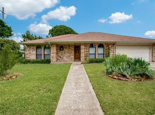 429 Miranda Ter, Bedford, TX 76021