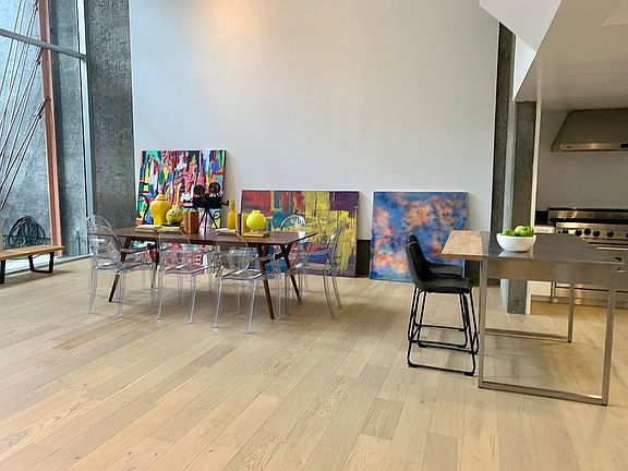 3rd image of 33 Zoe St
