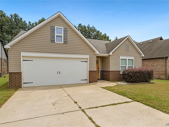 3rd image of 2709 Lily Cir