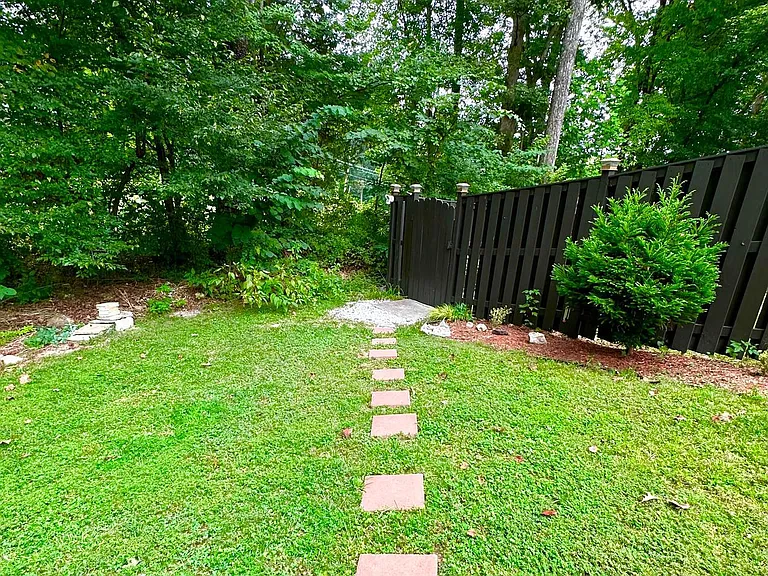 8301 Wind Fall Rd — Photo 22