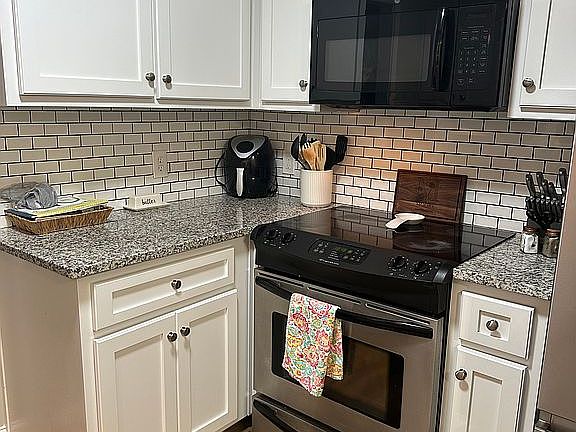 4th image of 6650 Benson Dr