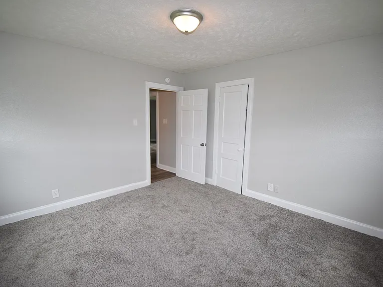 914 W Happy Hollow Dr — Photo 9