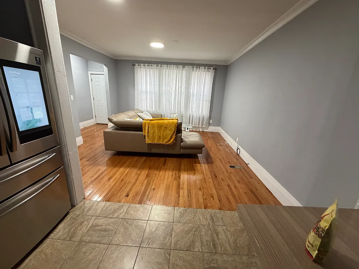 Building Photo - 925 S 20th St #1