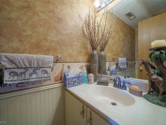5th image of 208 Park Ave APT 4