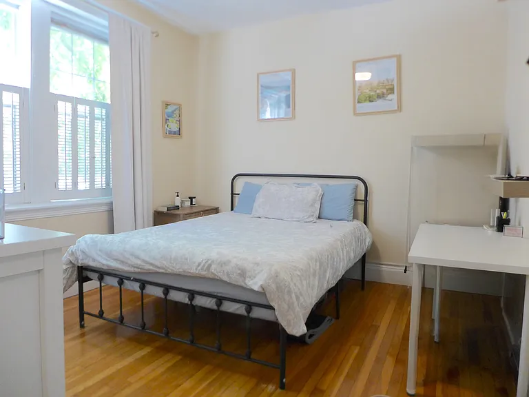 14 Mount Hood Rd — Photo 3