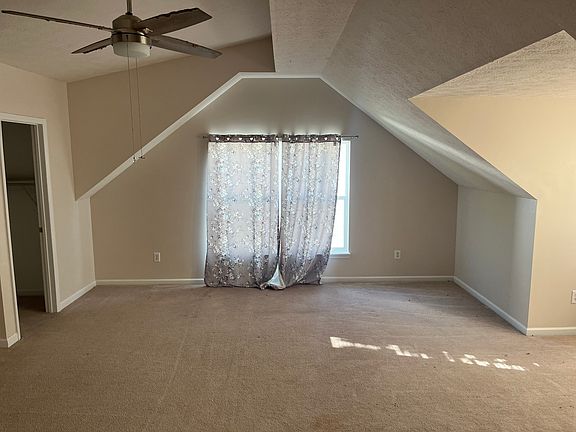 5th image of 384 Autumn Springs Dr