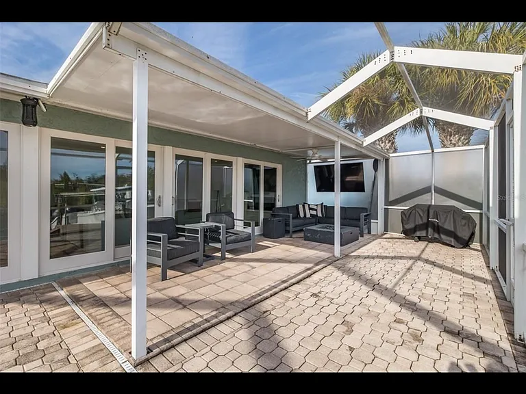 1166 Chancellor Dr — Photo 12