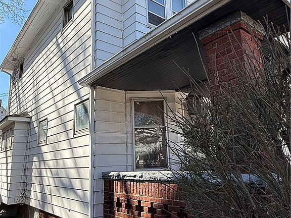 3rd image of 13816 Glenside Rd