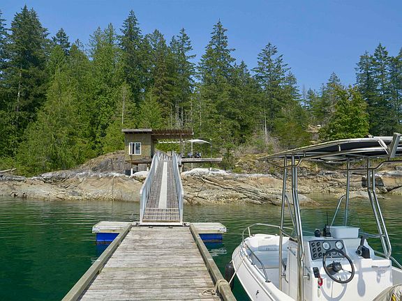 3rd image of 21 Saint Vincent Bay