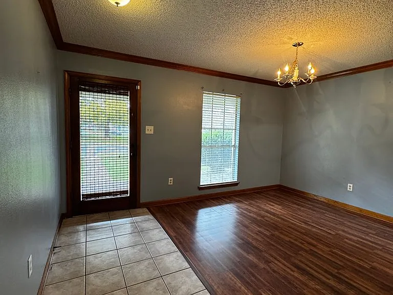1729 Tallwood Dr — Photo 9