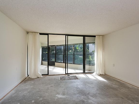 2nd image of 1071 S Edgewood Ave #106