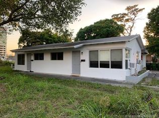 206 SE 10th St #1-2, Hallandale, FL 33009