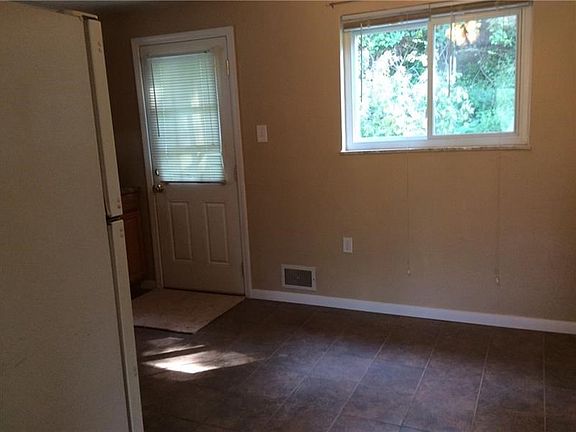 Another view of the kitchen.