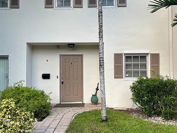 2nd image of 3141 N Palm Aire Dr #3141