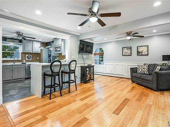 4th image of 149 Rollstone Ave