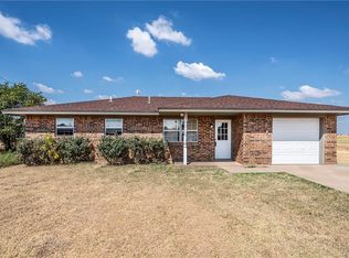 104 Mohawk Ave, Geronimo, OK 73543