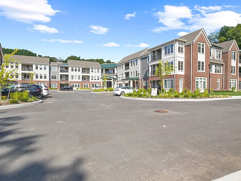 Kilbourn Place on East — Photo 82