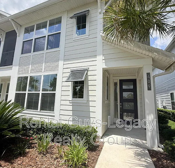409 Crestview Dr — Photo 1