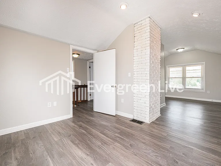 816 Short St — Photo 8