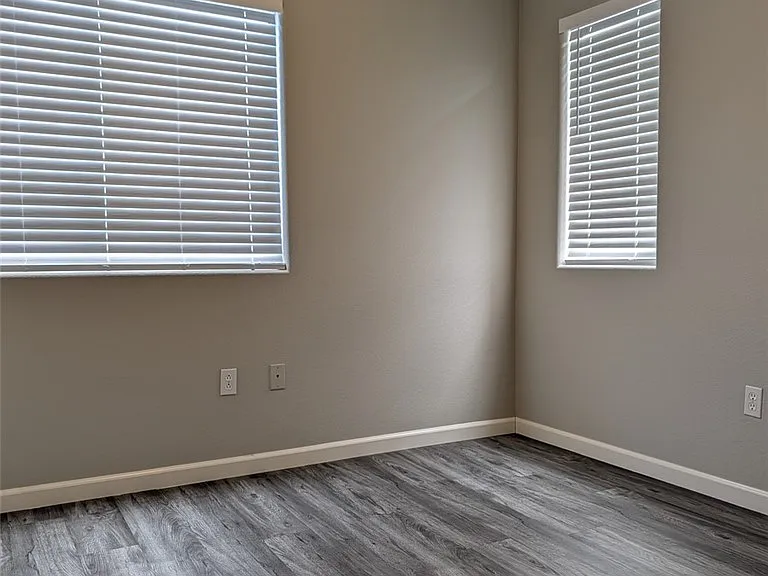 10308 Faustine Ave — Photo 25