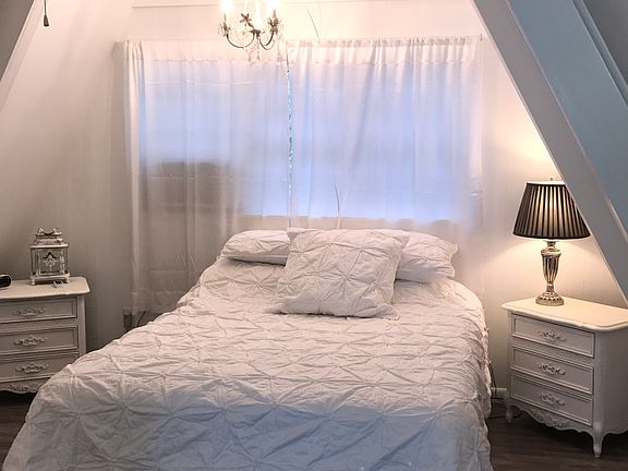 Queen bedroom in loft