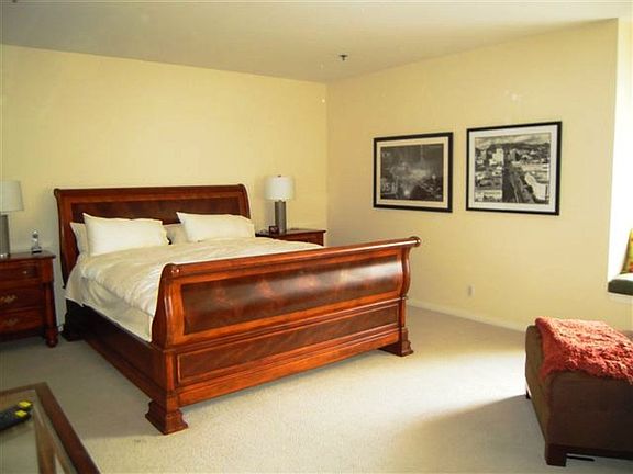 2nd image of 2222 N Beachwood Dr APT 206