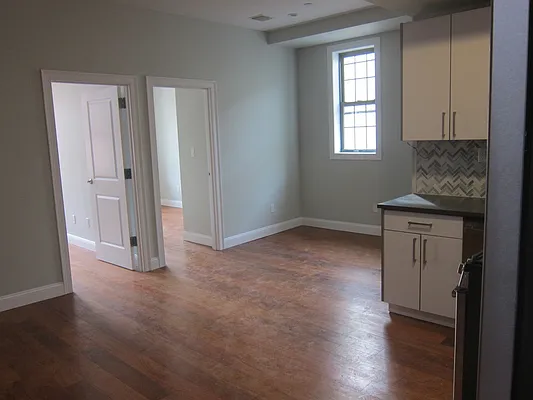 Rented by Realty 2000 Corp | media 44