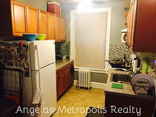 Rented by Metropolis International Realty Inc. | media 33