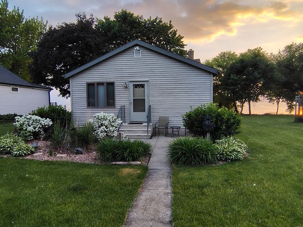 937 Paramount Dr