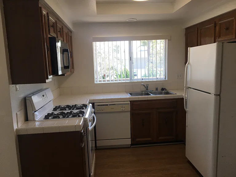 4903 Dunes St — Photo 3
