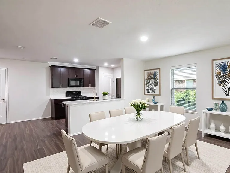 767 Myrtle Ln — Photo 3
