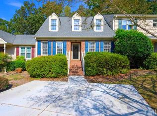 136 Sanair Ct, Apex, NC 27502