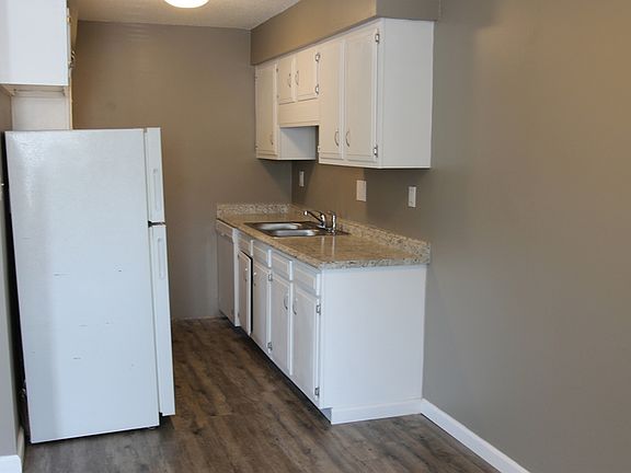 3rd image of 418 Maryville Hwy APT 7