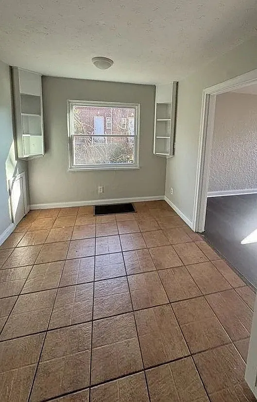 321 W Norman Ave — Photo 4