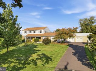 2209 Diamond St, Sellersville, PA 18960