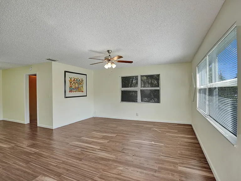 6599 NE 7th Ave #6599 — Photo 6